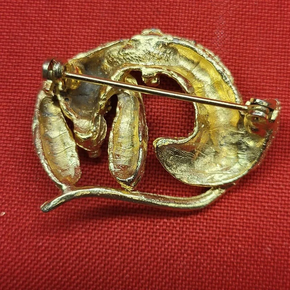 VTG Textured Gold Tone Dachshund Dog Red Rhinestone Eyes Pin Brooch